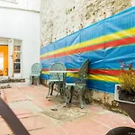 Seafront Apartment With Garden
